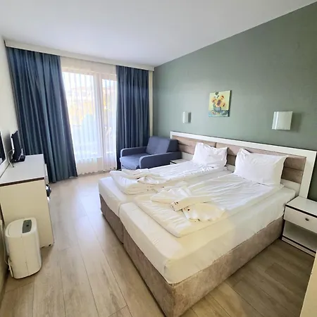 Elegance Hotel 3*