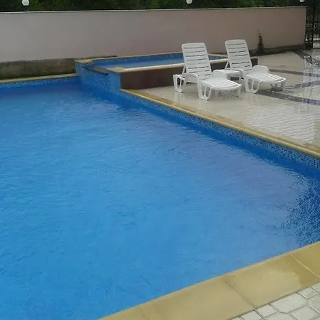Elegance Hotel 3*