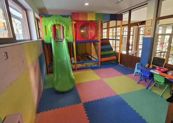 典雅温泉酒店 3*